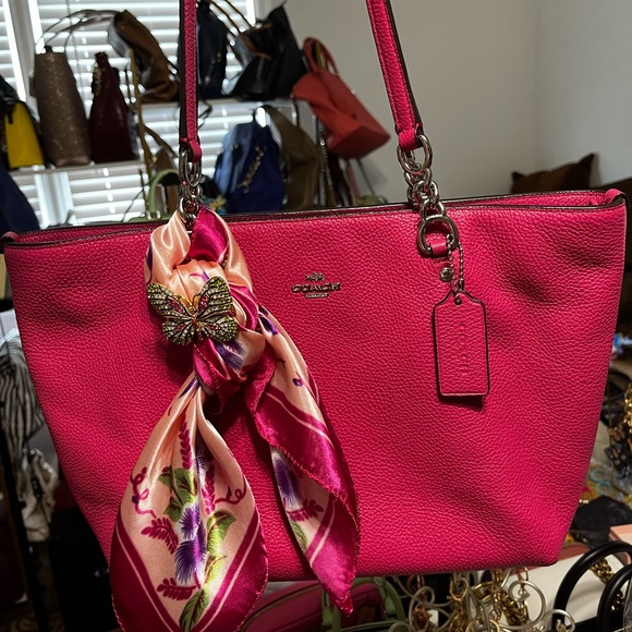 Bag Swag Bundle π₯ Create your Own on LIVE β€οΈ - Picture 13 of 16